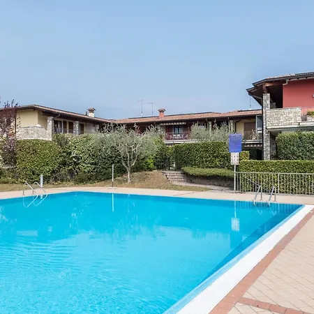 Borgo Delle Colline * מנרבה דל גארדה